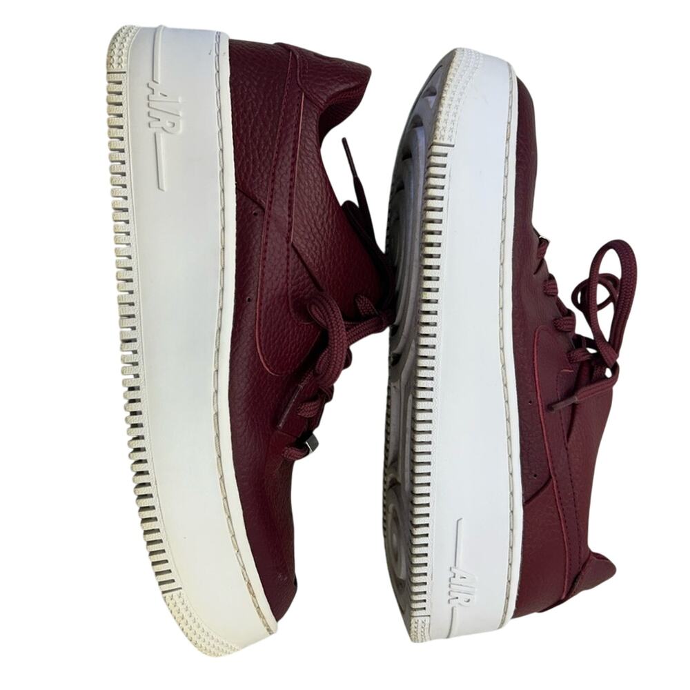 Nike AF1 Sage Low Women’s Burgundy Sneakers - Picture 3 of 4